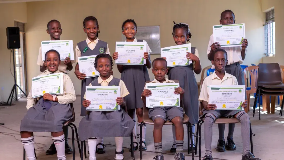 Outgoing Prefects with certificates
