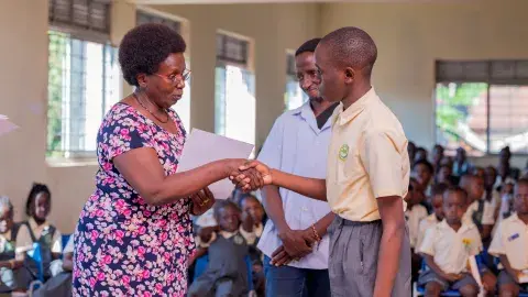 Awarding outgoing prefects