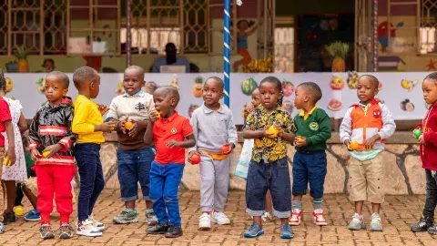 Baby B color sorting