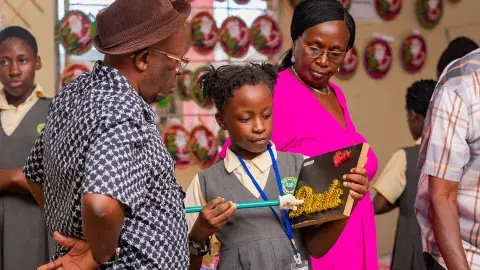 Explaining thread work to director