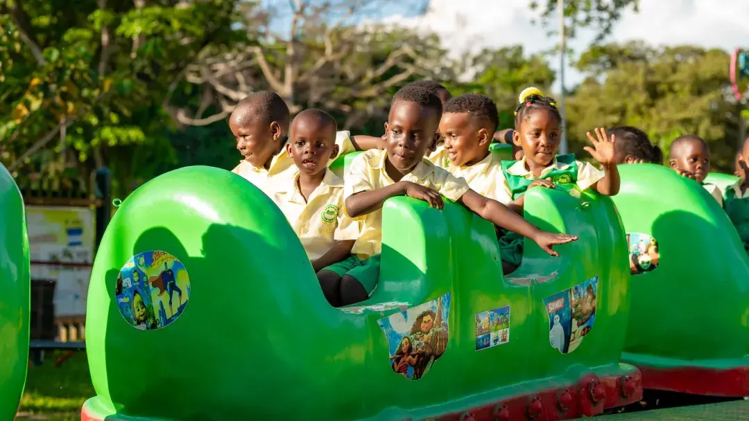 Caterpillar ride